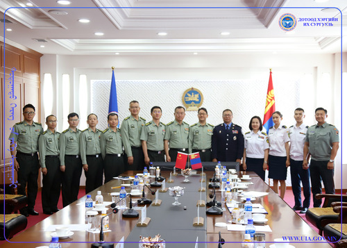 REPRESENTATIVES OF THE PLA GROUND FORCE BORDER AND COASTAL DEFENSE UNIVERSITY RECEIVED